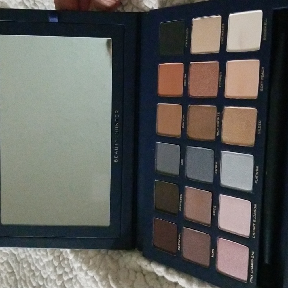 Beautycounter eyeshadow